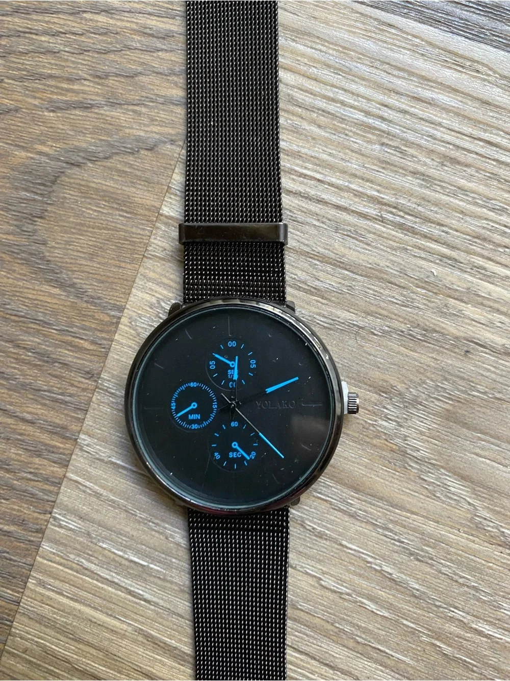 Minimalist Black Mesh Strap Watch with Blue Accents